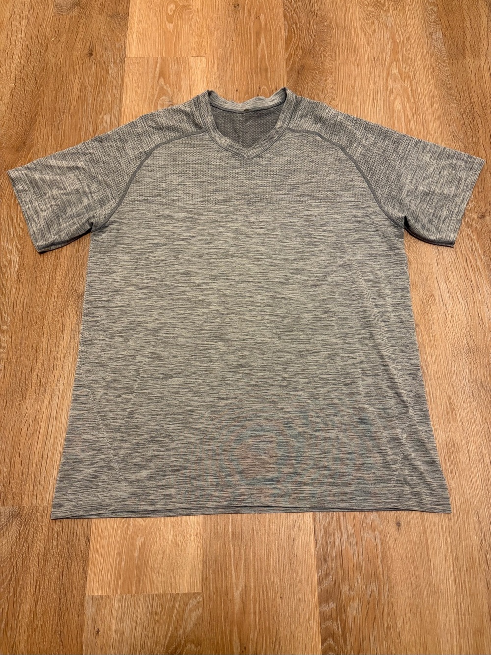 Lululemon Metal Vent Tech V Neck Short Sleeve Tee Grey Heather Size L